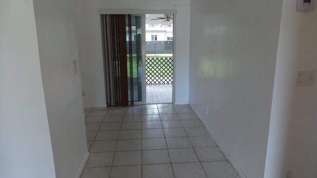 Building Photo - 9459 SW 51st Ct
