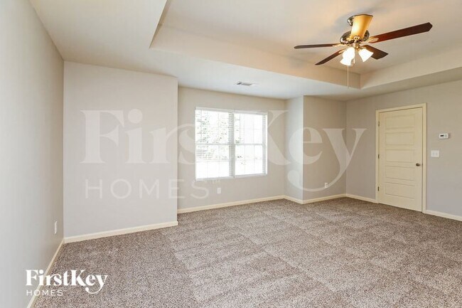 Building Photo - 835 Sassafras Ln