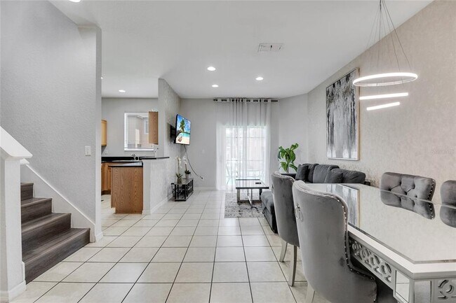 Building Photo - 2713 Bushman Dr