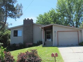 Building Photo - 1355 NW Deane St