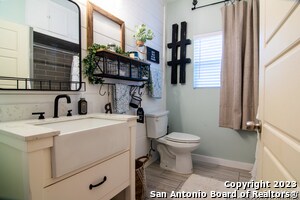 Building Photo - 705 W Elsmere Pl