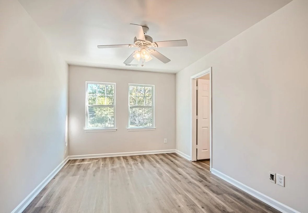 Building Photo - 307 Drury Dr