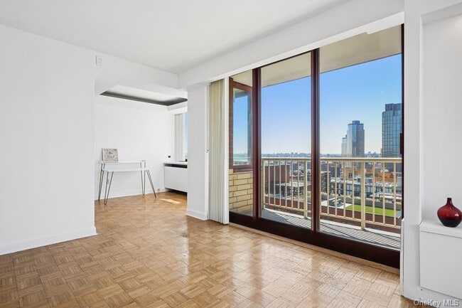 Building Photo - 4-74-74 48th Ave