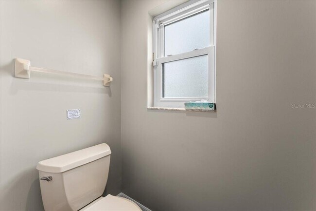 Building Photo - 1589 Mary Ln