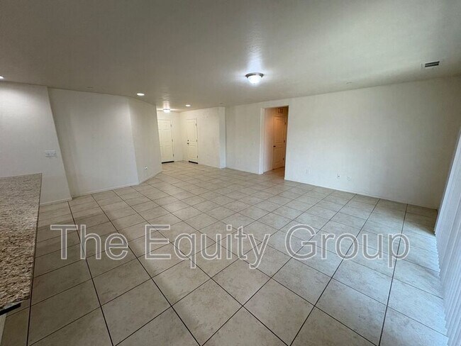 Building Photo - 2132 E Sweet Ave
