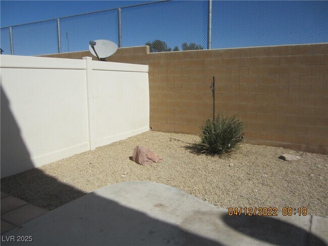 Building Photo - 6504 Blessed Thistle Ave