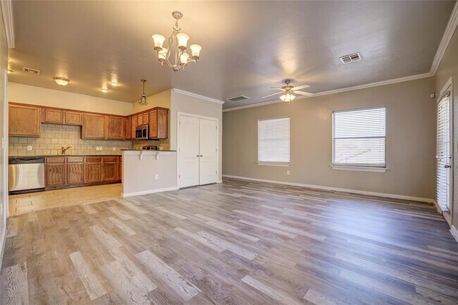 Building Photo - 2181 Houston Ave