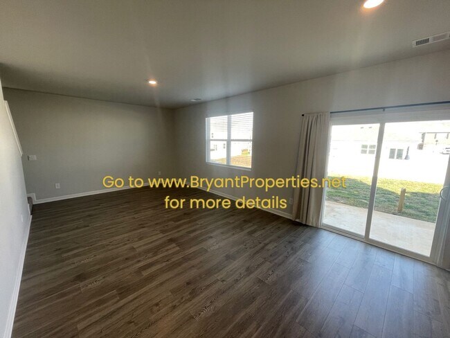 Building Photo - 1531 Rosewood Dr