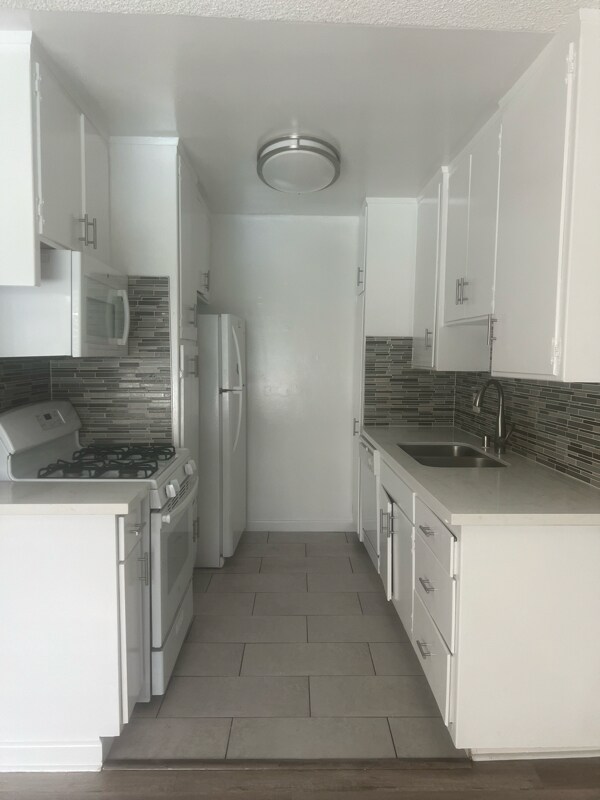 Building Photo - 502 Avenue G Ave