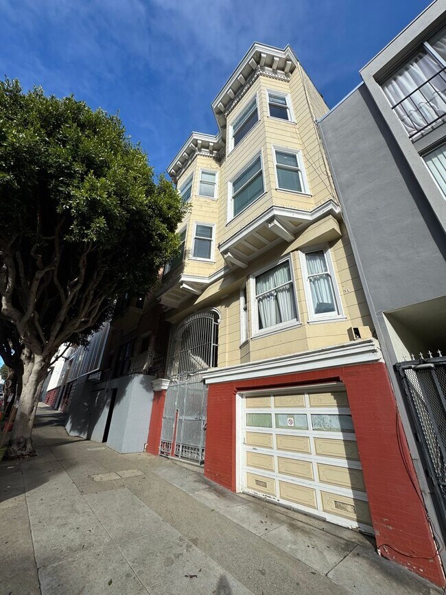 Building Photo - 1020-1024 Leavenworth Street