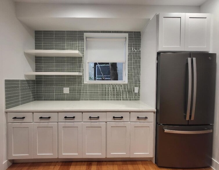 Building Photo - 1237 S 27th St