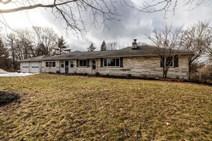 Building Photo - 4559 Makyes Rd