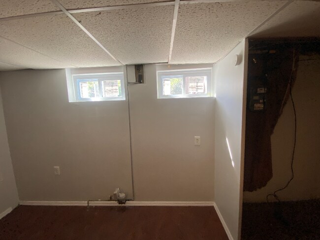 Building Photo - 6250 Gillespie St