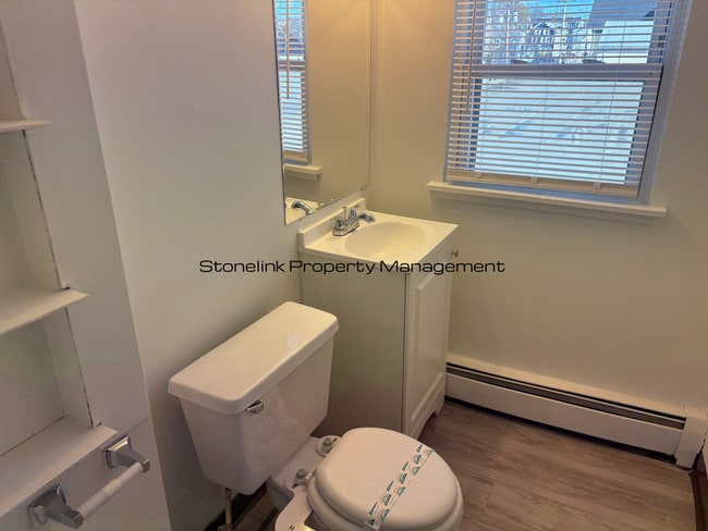 Building Photo - 220 Cross St