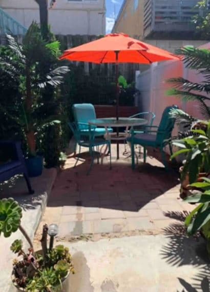 Outside Sitting - 280 Sunset Dr