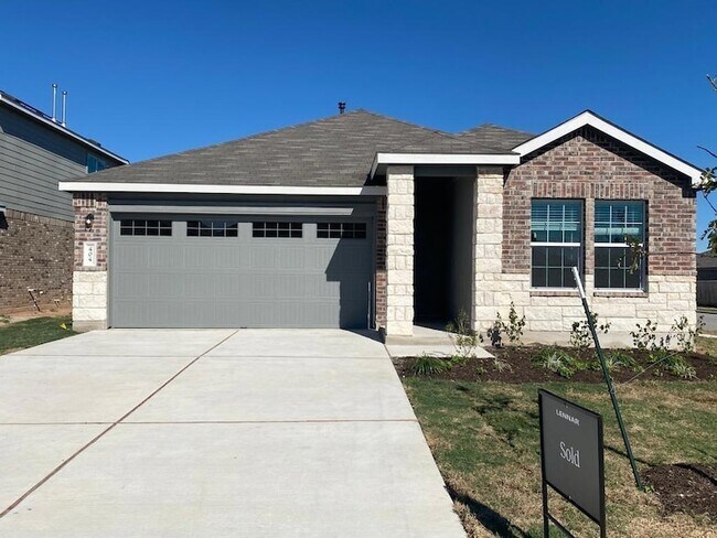 Building Photo - 404 Escondido Cir