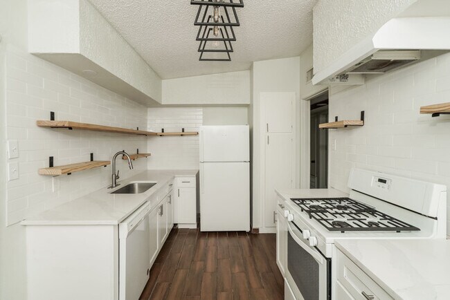 Building Photo - Comfortable 3 Bedrooms Home in San Antonio, TX