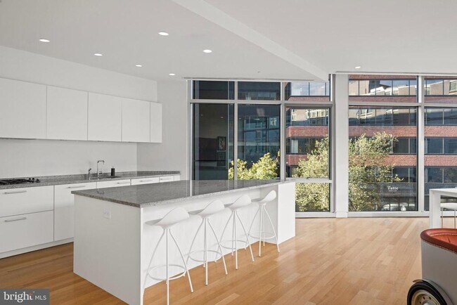 Building Photo - 1177 22nd St NW