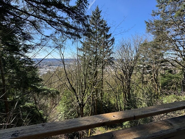 Building Photo - Mid-century modern view 3 bed house on top private drive with view of valley