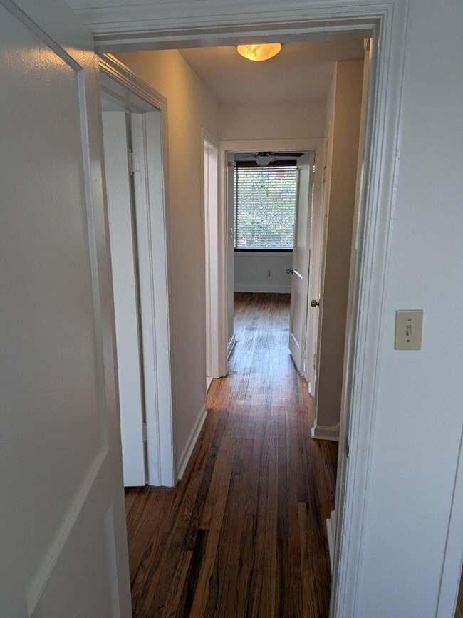 Building Photo - 1249 Farragut Pl NE
