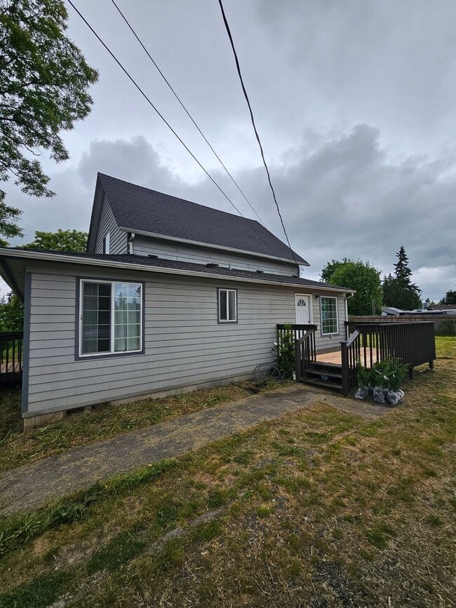 Building Photo - Serene 4 bedroom farmhouse in a quiet country neighborhood completely renovated