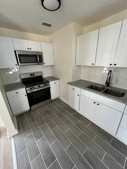 Kitchen pt.2 - 1178 Murray Dr