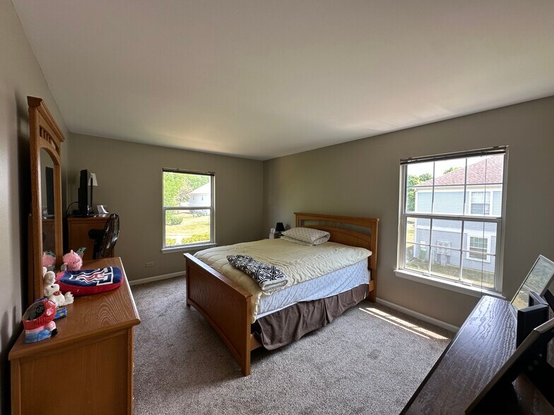 Building Photo - 1241 Ballantrae Pl