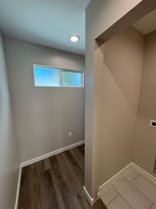 Building Photo - Modern-Brand New back house