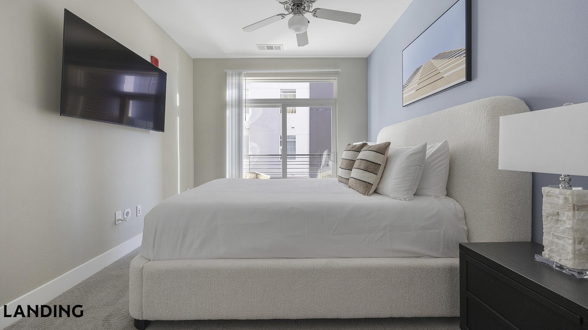 Building Photo - 1000 S Broadway