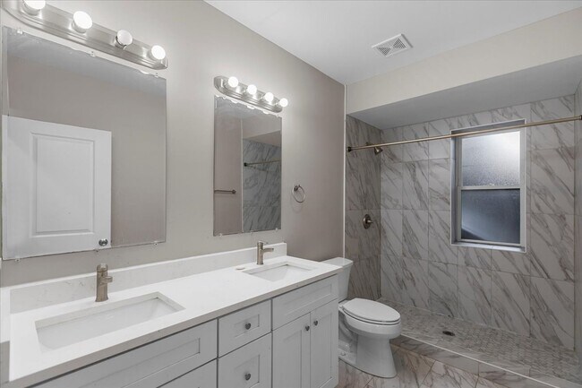 Building Photo - 5731 N Washtenaw Ave