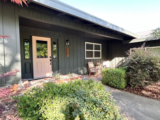 Building Photo - Beautiful Home in Lovely Community