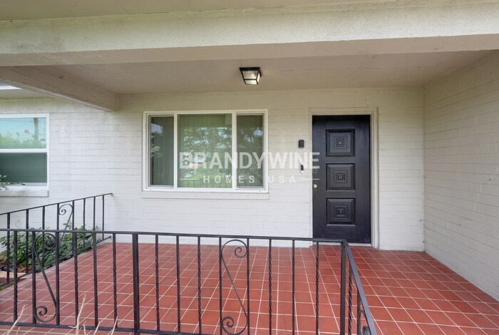 Building Photo - 130 Flamingo Ave