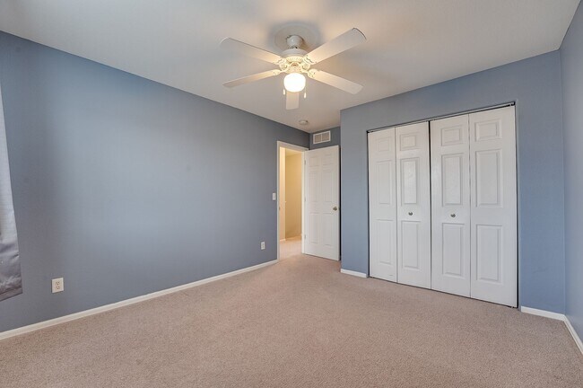 Building Photo - Spacious 3 bed, 2.5 bath home located in Wellington, CO