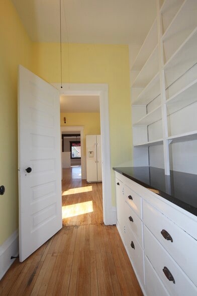 Large pantry - 1334 Monroe St NE