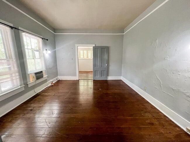 Building Photo - 312 NE 2nd Ave