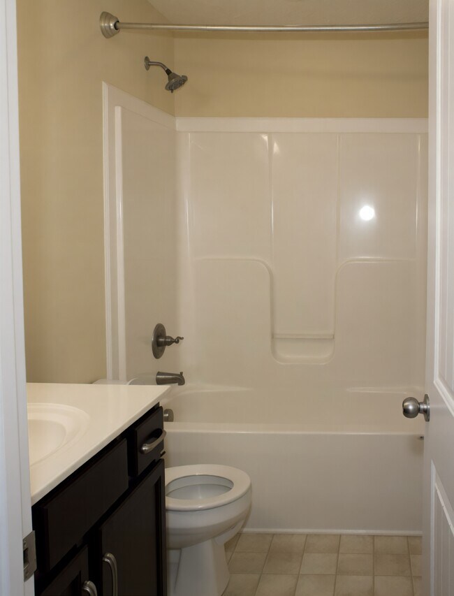 Building Photo - 1275 Eagle's View Dr