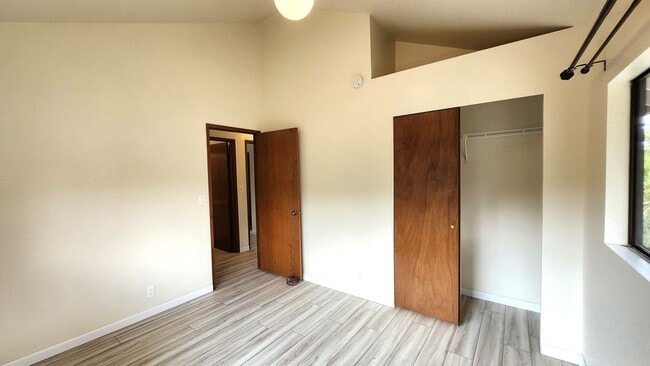 Building Photo - White, June K. (Waikoloa)