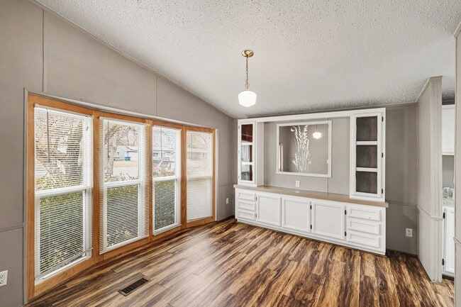 Building Photo - Available Now! Davison Schools!