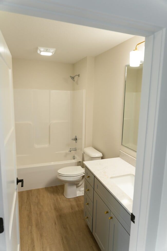 Building Photo - Chautauqua Park Townhomes