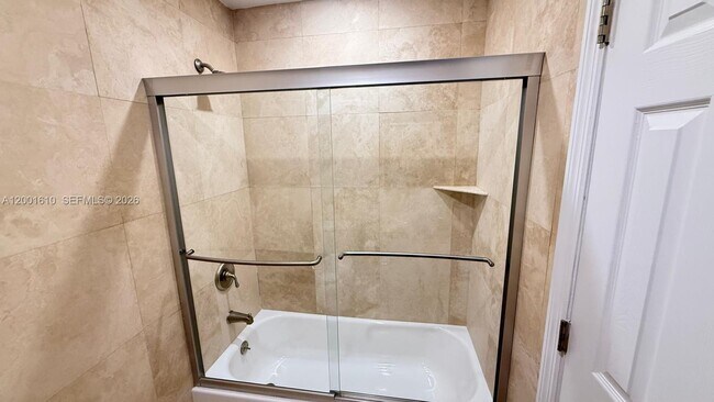 Building Photo - 8820 SW 43rd Terrace