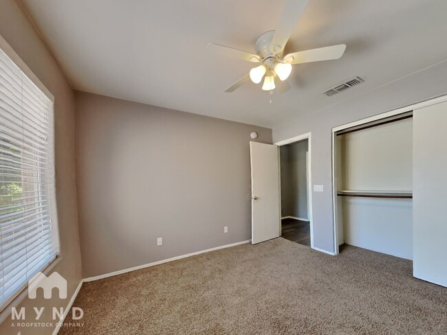 Building Photo - 9211 W Marconi Ave