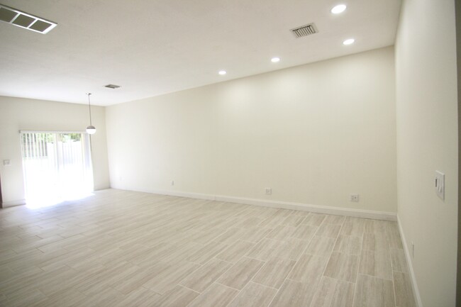 Dining/living room - 10619 Shady Falls Ct