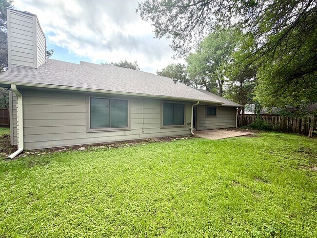 Building Photo - 108 Stone Canyon Ct