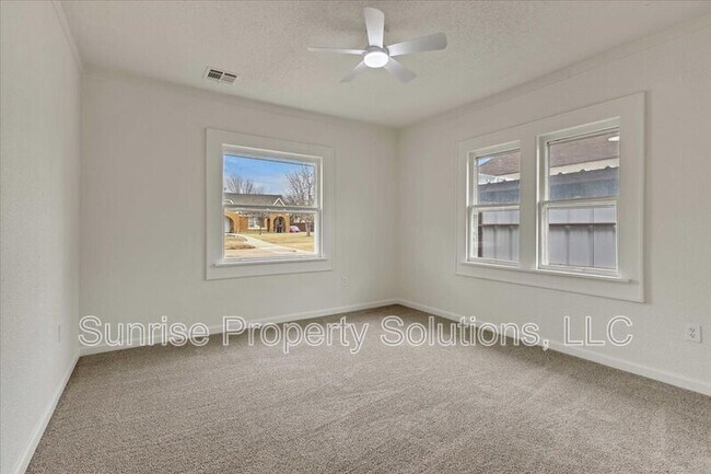 Building Photo - 1704 NW 32nd St