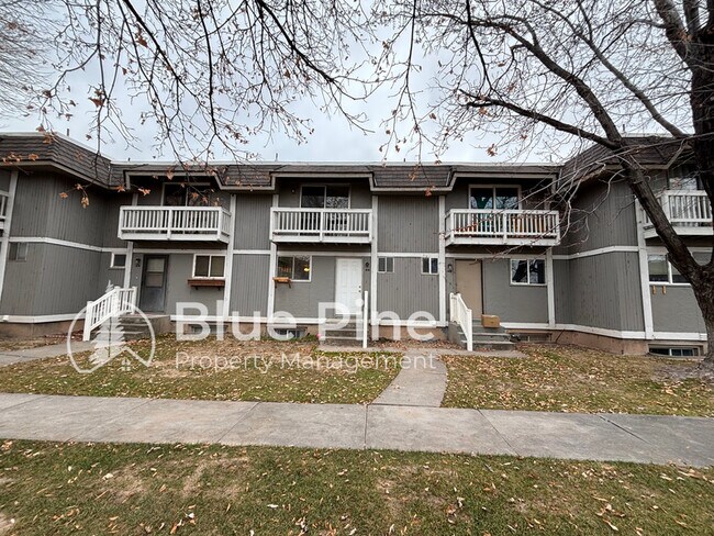 Primary Photo - 1464 Falcon Dr