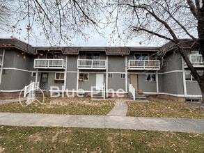 Building Photo - 1464 Falcon Dr