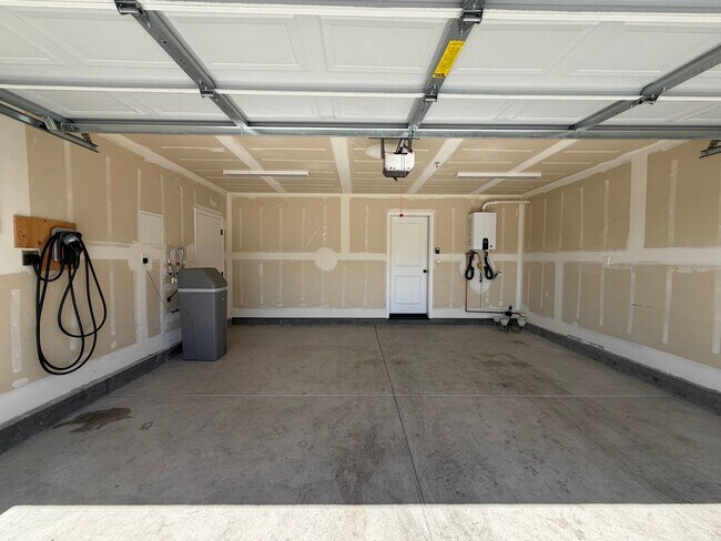 Building Photo - 1194 Velarde Cir
