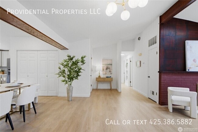 Building Photo - 527 N 200th St