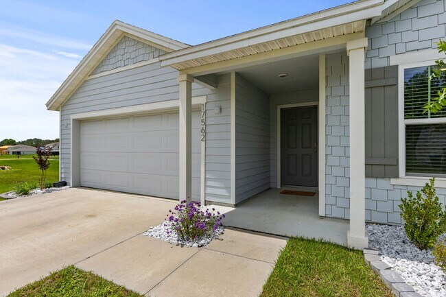 Building Photo - Contemporary Home in Briarwood