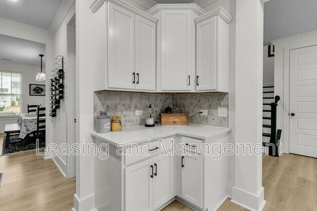 Building Photo - 245 Summer Tanager Dr